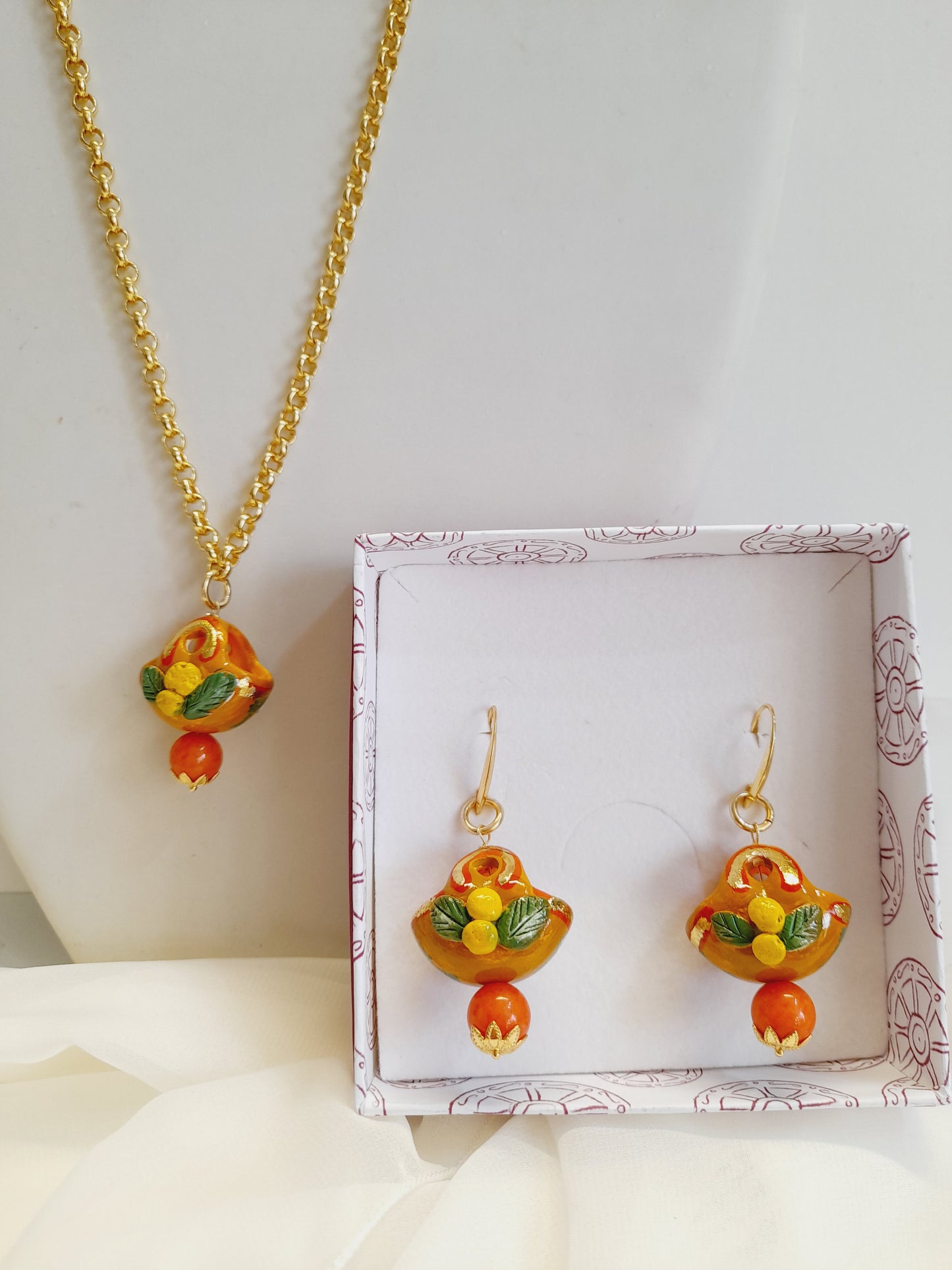 Collana con ciondolo coffa e limoni