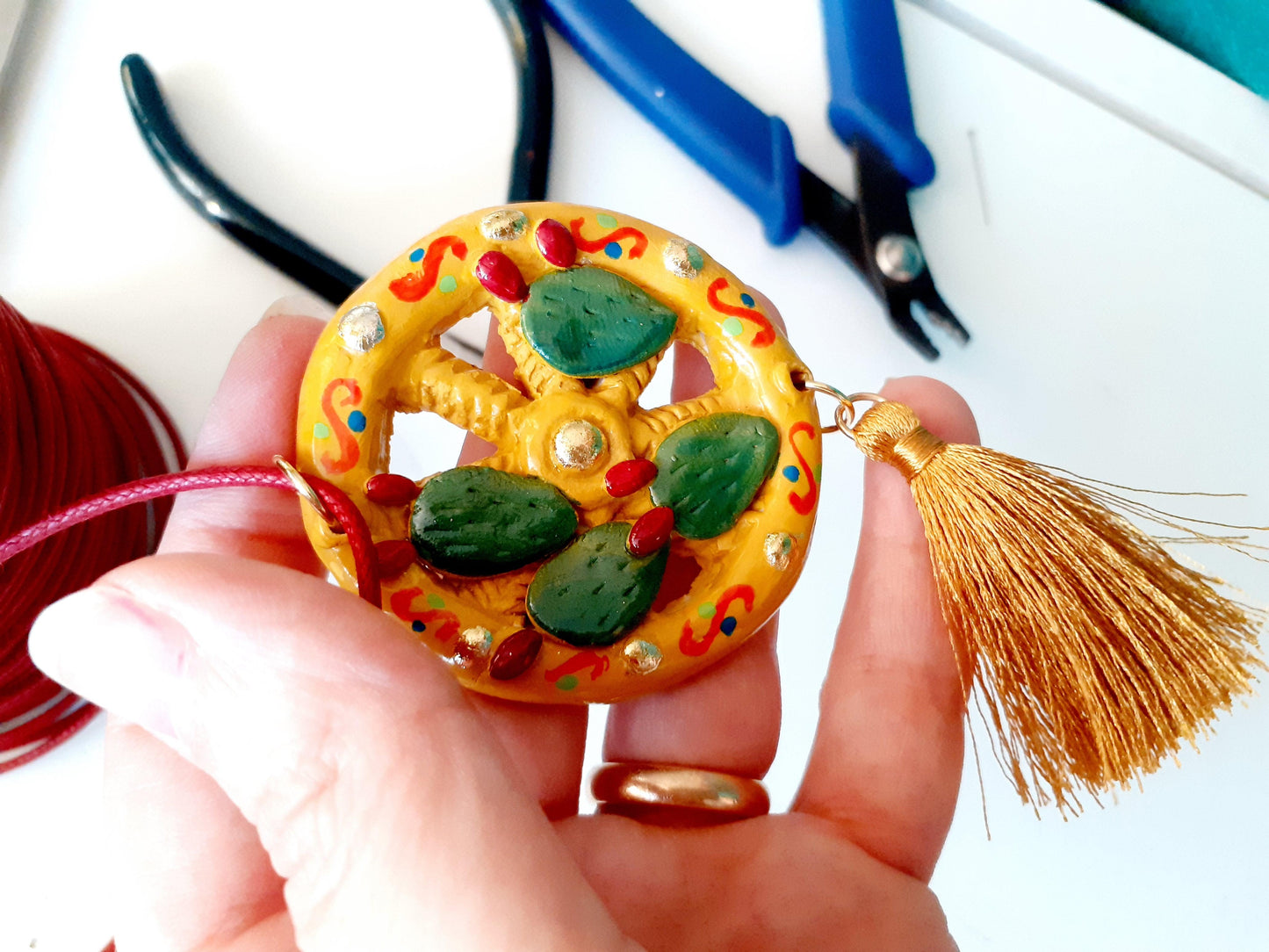 Collana Artigianale - Ciondolo Ruota di Carretto e Fico d'India