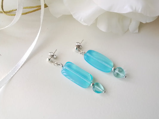 Orecchini cuore azzurro | perle di vetro