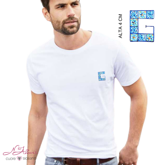 T-shirt uomo dipinta a mano | iniziale maiolica