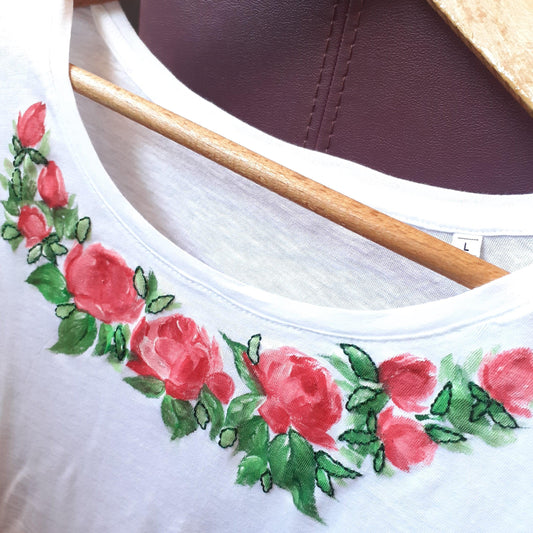 Maglia ricamata e dipinta a mano | Rose Rosse