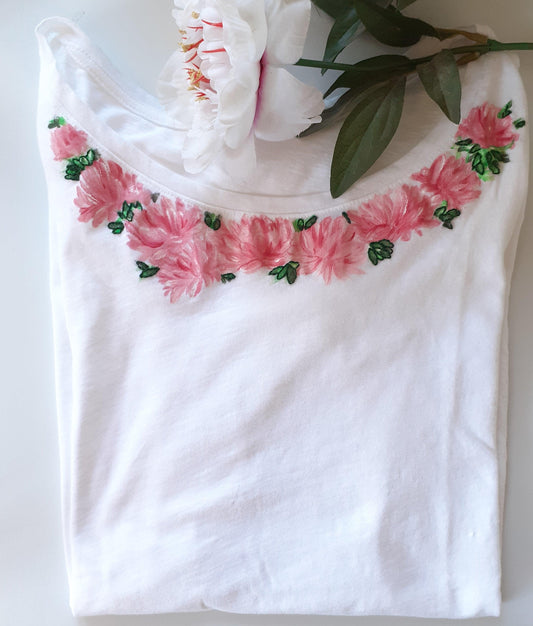 Maglia ricamata e dipinta a mano | Peonie