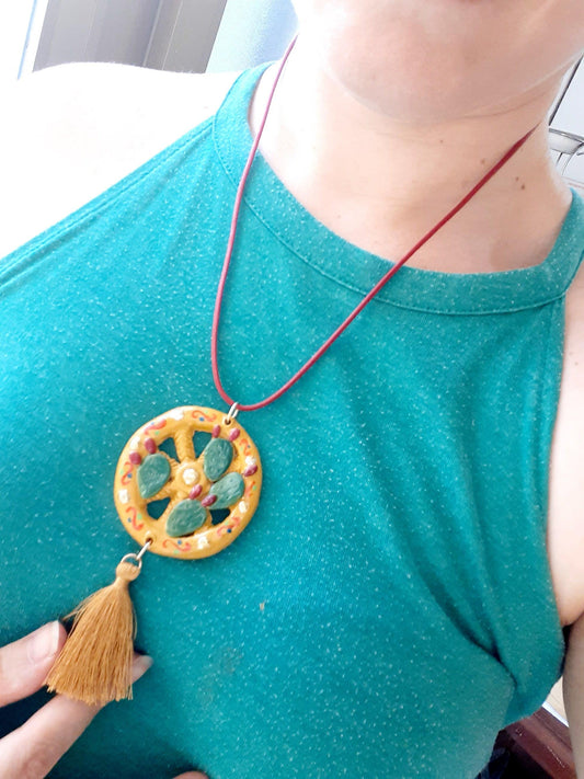 Collana Artigianale - Ciondolo Ruota di Carretto e Fico d'India
